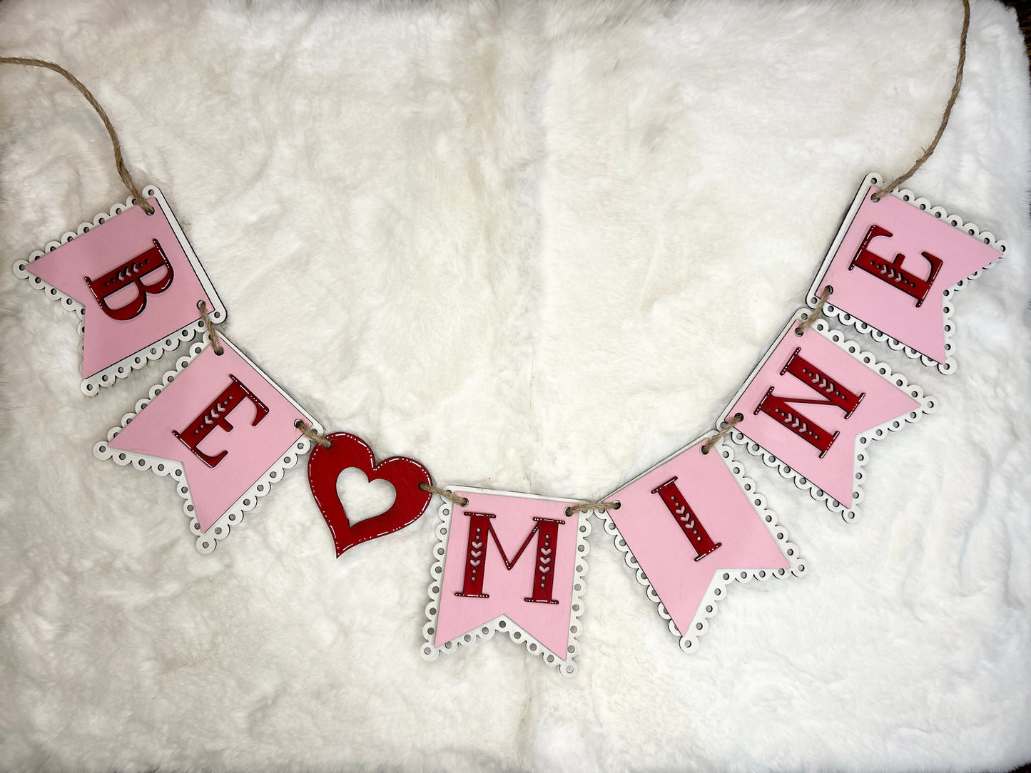 Valentine Be Mine Garland